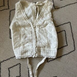 Abercrombie & Fitch Eyelet open Back Crop Top